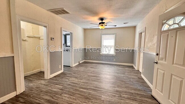 Foto del edificio - 2316 NW 38th St