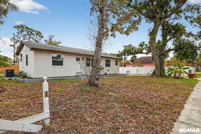 Foto del edificio - 7151 51st St N