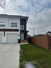 Building Photo - 9607-9114 114 Ave