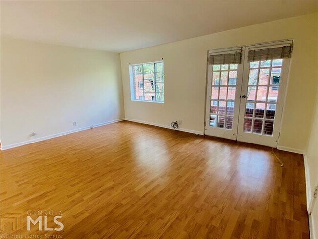 Foto del edificio - 1385 Normandy Dr NE