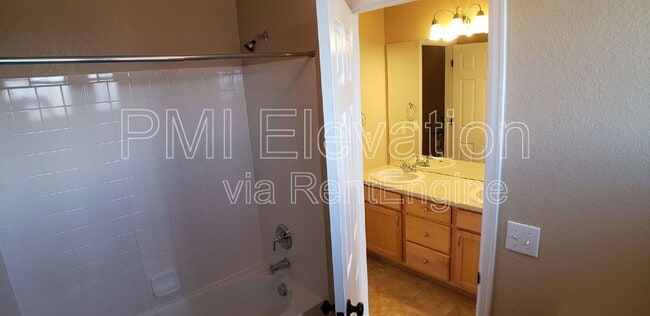 Building Photo - 10740 Windridge Ct