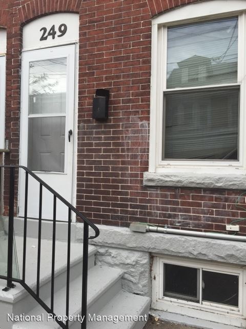 Primary Photo - 2 br, 1 bath House - 249 Grand Street