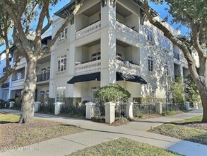 Building Photo - 2064 Herschel St