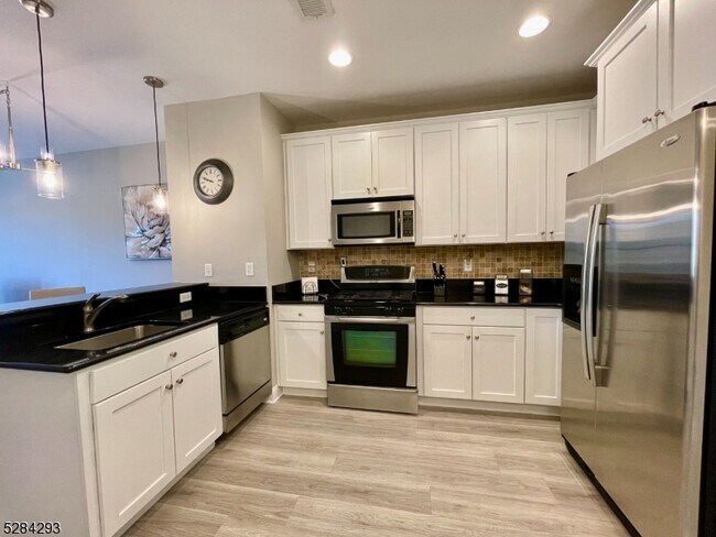 Foto del edificio - 6320 Brookhaven Court