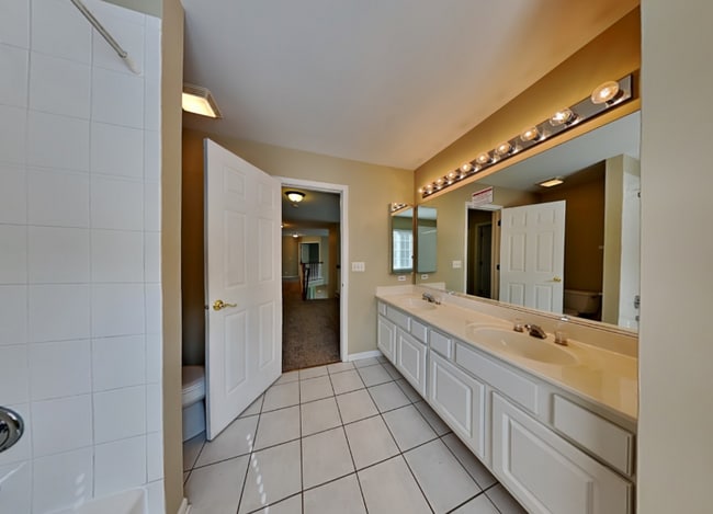 Building Photo - 7403 Brentwood Ln