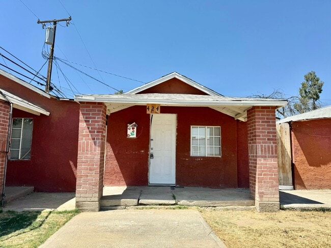 Foto del edificio - Well-kept apartment 1 bed/1 bath in McFarland - AVAILABLE NOW!!!  Click to schedule a tour