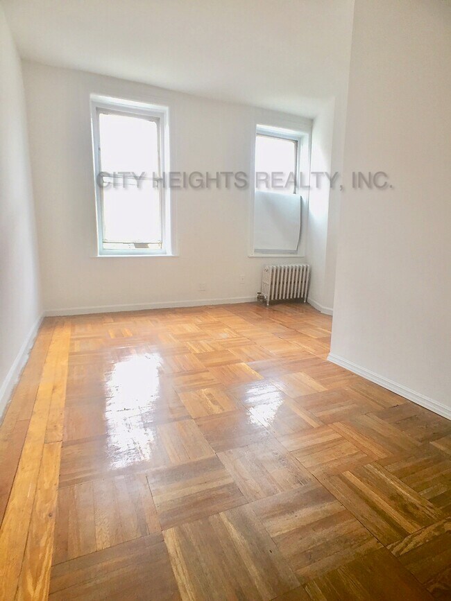 Building Photo - 125 1st Ave