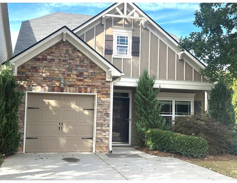 Foto principal - 140 Oakmont Dr