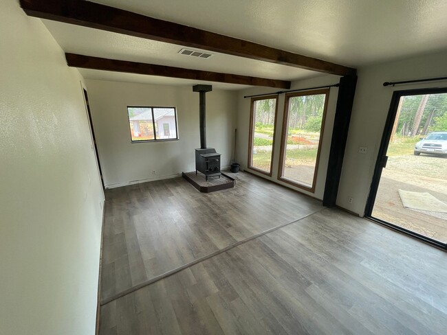 Building Photo - 6353 Forest Ln
