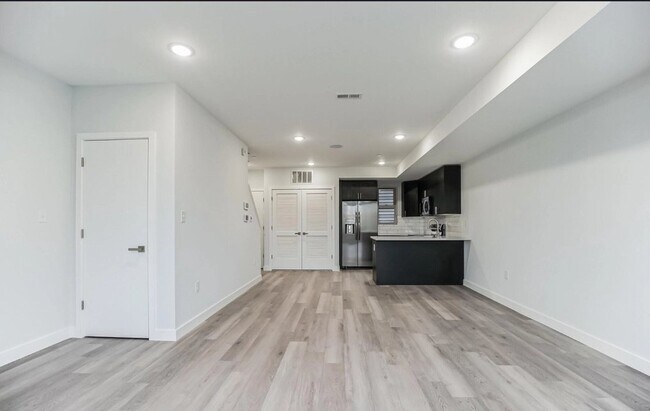 Photo - 2431-33 N 7th St Apartment