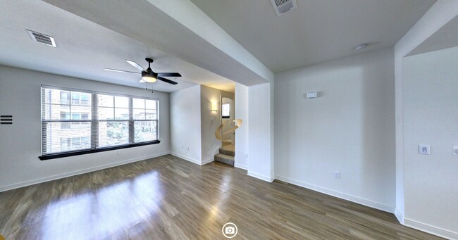 Building Photo - 2401 Santa Monica St