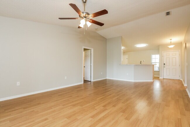 Foto del edificio - 12932 Kings Lake Dr