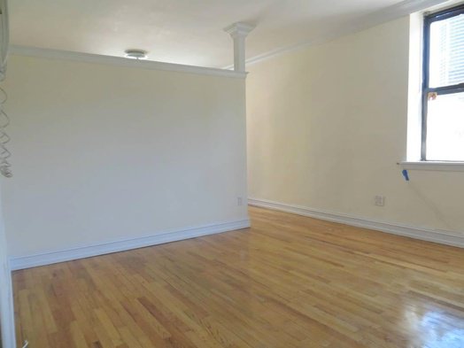 Foto principal - 117 E 35th St