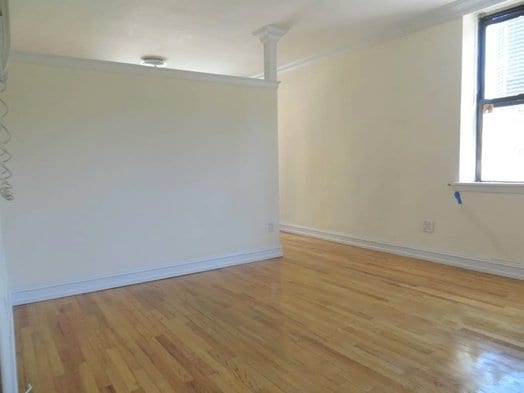 Primary Photo - 117 E 35th St