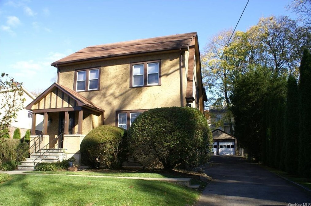 14 Gloucester Pl Unit 2nd Floor, New Rochelle, NY 10801 Apartments in