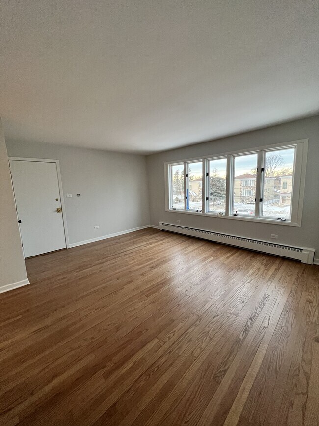 Foto del edificio - 8241 W Lawrence Ave