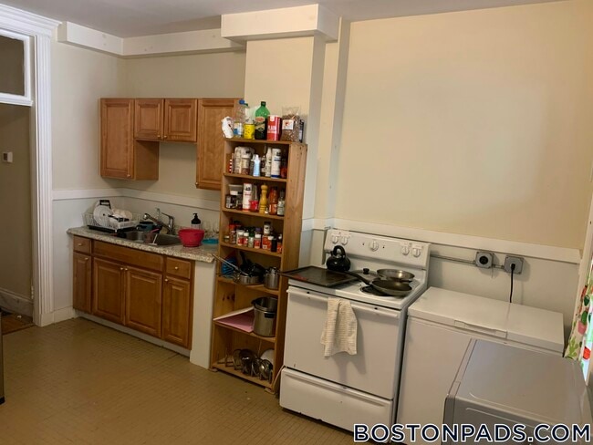 Building Photo - 1719 Commonwealth Ave