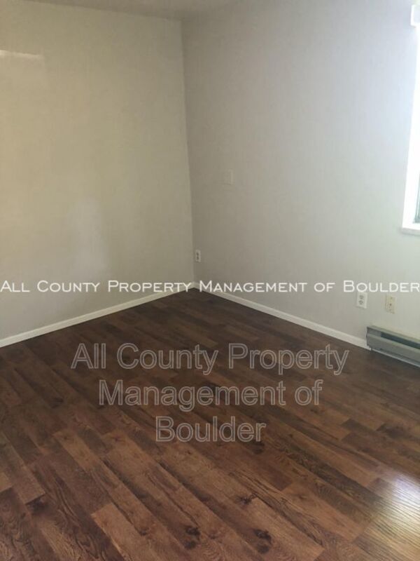 Foto del edificio - 2626 Juniper Ave