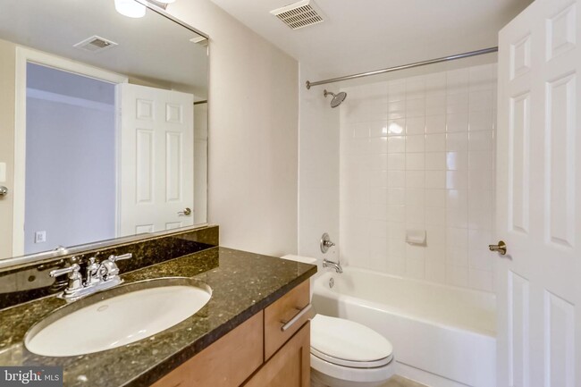 Foto del edificio - 3800 RODMAN St NW