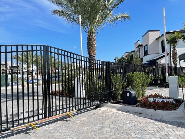 Foto del edificio - 8366 NW 7th Ct