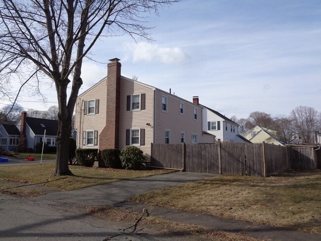 Building Photo - 15 Puritan Rd