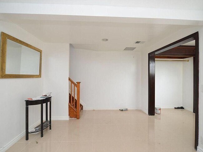 Building Photo - 190 Targee St, Staten Island, NY 10304