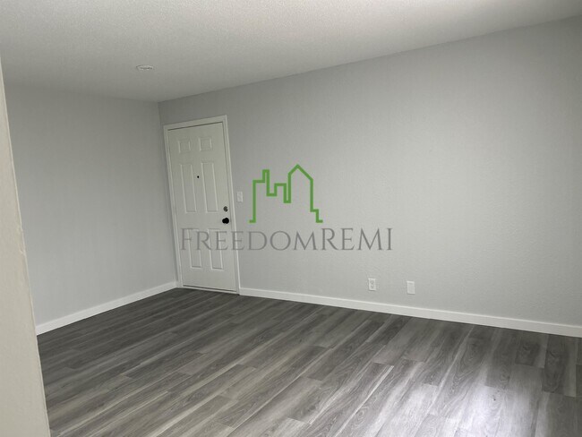 Foto del edificio - 1317 Oakland Rd NE