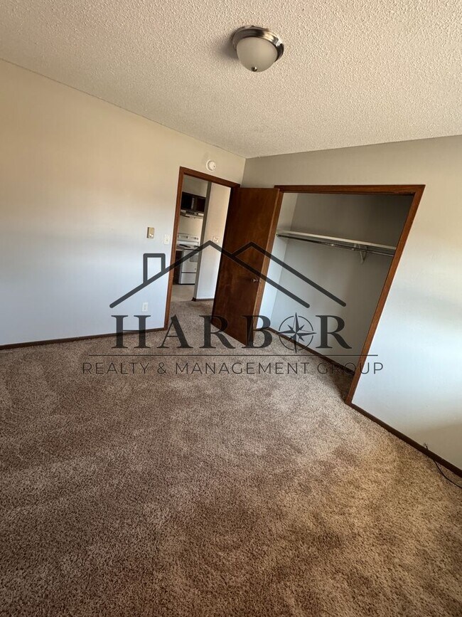 Foto del edificio - New Avon - 735 - 7 Non Renovated - SPECIAL...