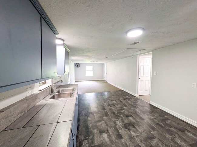 Building Photo - 1125 N Tannahill St