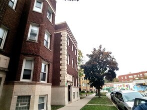 Building Photo - 6570 N Lakewood Ave