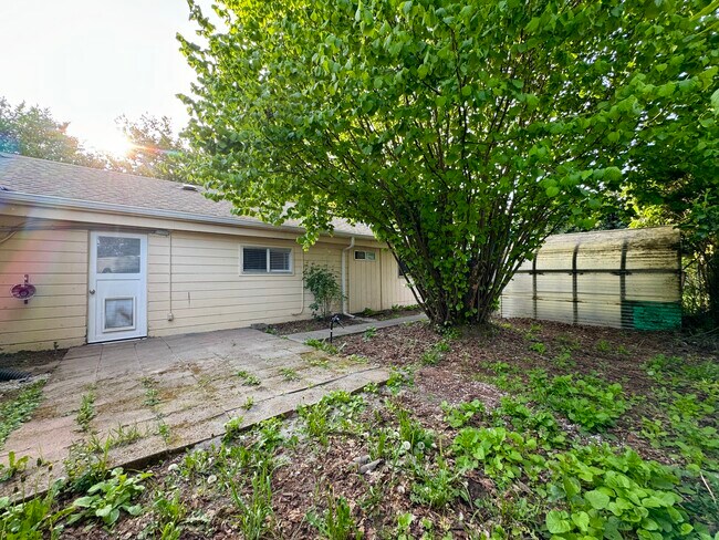 Building Photo - 1582 Beebe Ln