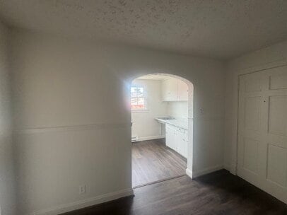 Building Photo - 1-Bedroom Apartment with Spacious Living Space in Downtown Front Royal.