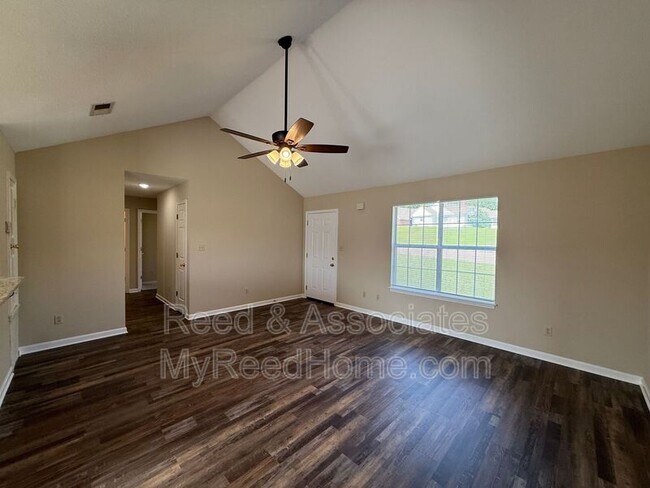 Foto del edificio - 4315 Bishop Hills Dr