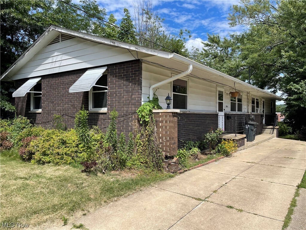 Primary Photo - 939 Nevin St