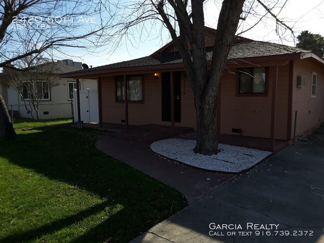 Building Photo - 3/4 bedroom 1 bath in South Sac