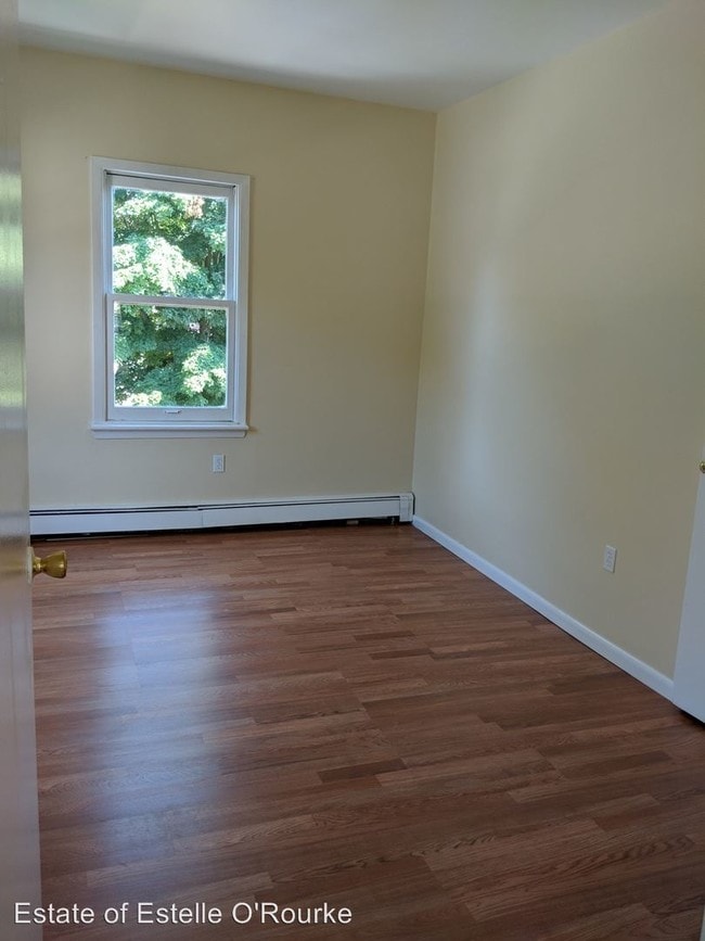 Building Photo - 84 Millwood Rd