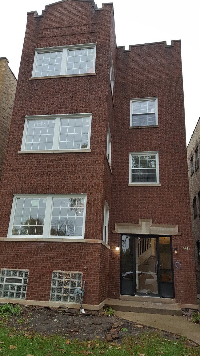 Renovated 3 Flat with Back Yard and Garage - 8421 Monticello Ave