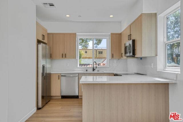 Foto del edificio - 10828 Hesby St