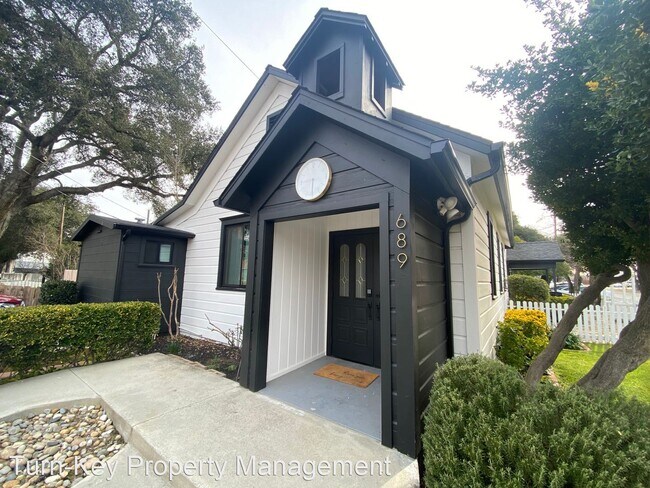 Building Photo - 3 br, 2 bath House - 689 Crocker St.