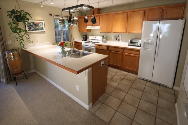 Foto del edificio - 228 S Golden Dr