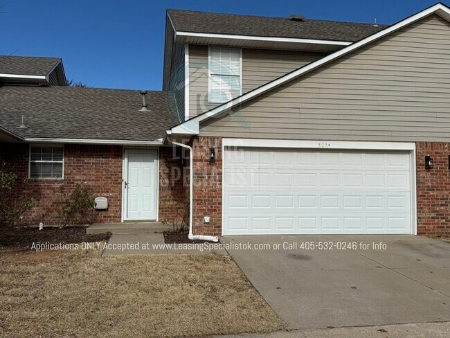 Building Photo - West Norman 3 Bed 2 Bath Garden home!