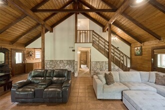 Building Photo - 18233 Country Pl Dr
