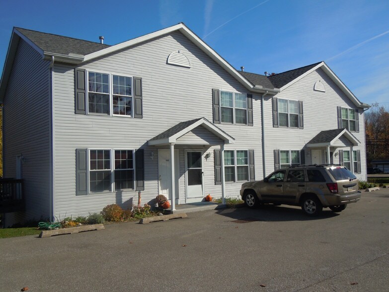 3326 W 38th St, Erie, PA 16506 Townhome Rentals in Erie PA
