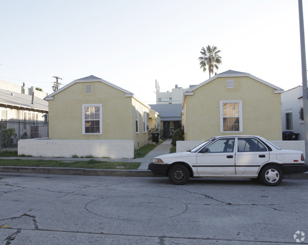 Primary Photo - 1030-1034 1/2 Wilcox Ave