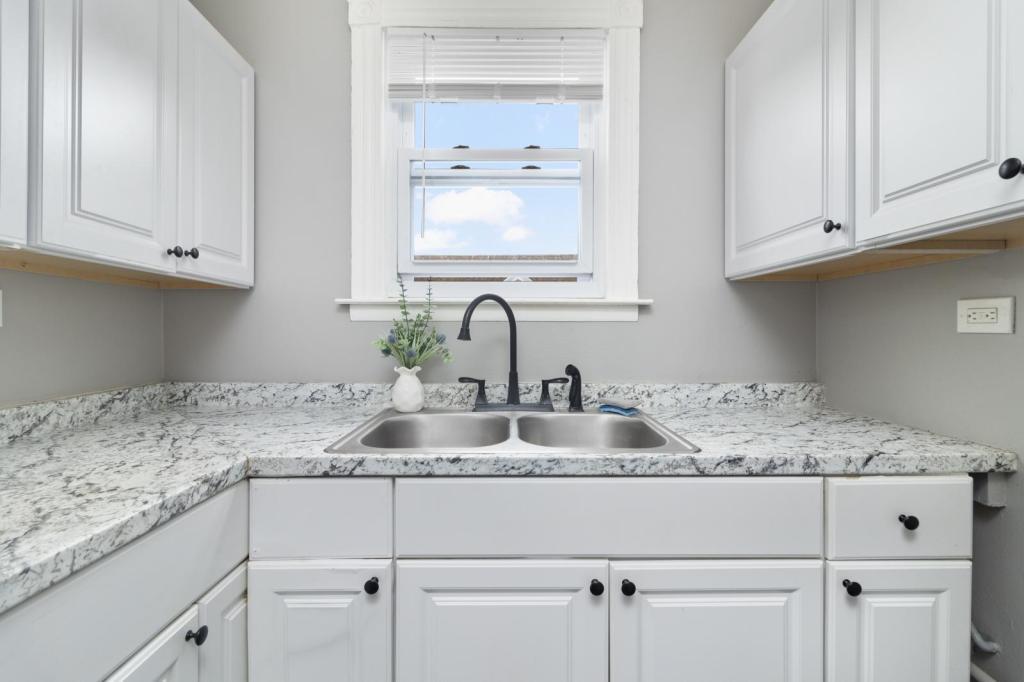 Foto principal - 748-750 Atwells Avenue