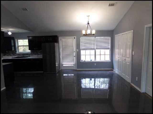 Foto del edificio - 2616 Kady Ln