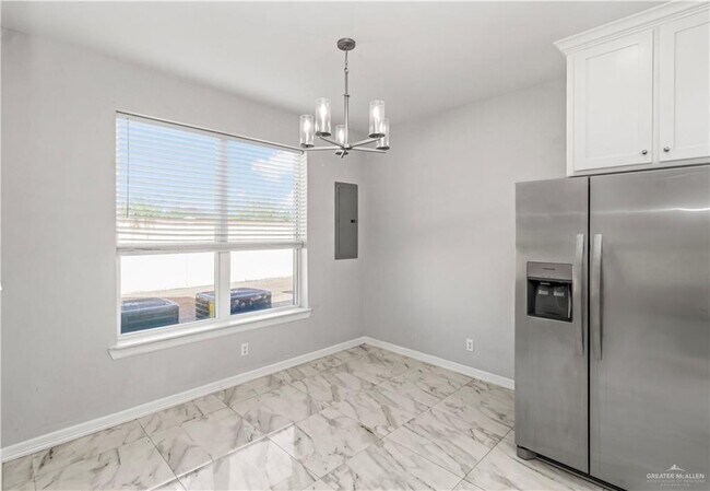 Foto del edificio - 5603 N Crown Point