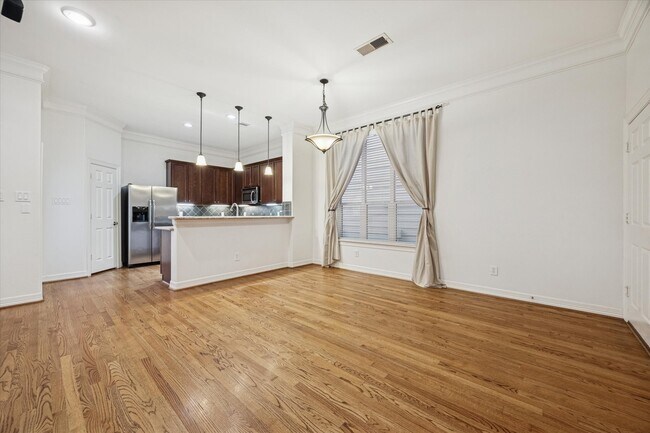 Foto del edificio - 3313 New Garden View Ln