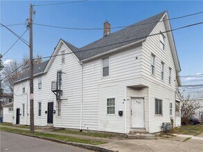 Building Photo - 712-712 Jay St