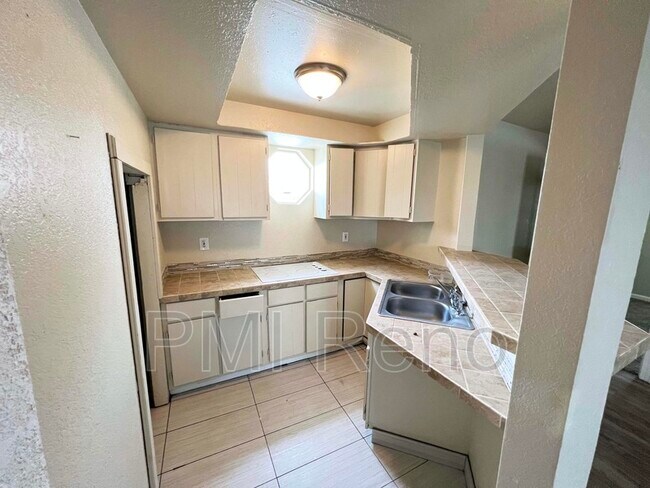 Foto del edificio - 1550 Auburn Way